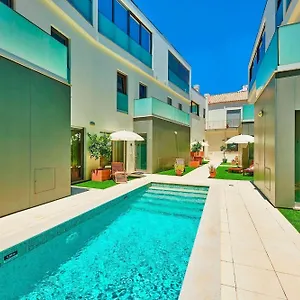 Executive Townhouse, Centre, Shared Pool Holiday home Tavira